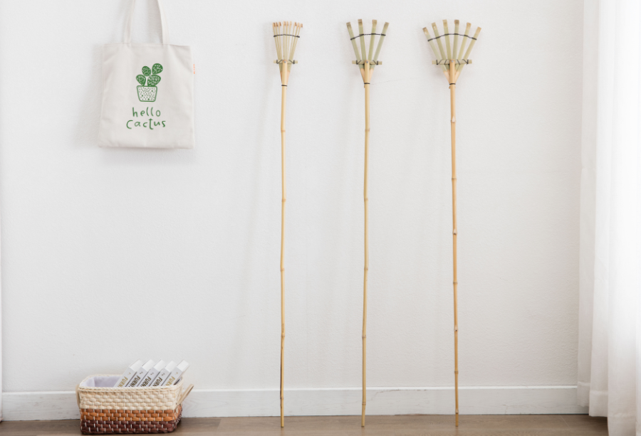 Long Handle Handheld Bamboo Rake for Garden Cleanup Long Handle Handheld Bamboo Rake for Garden Cleanup